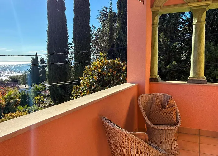 2 Bedroom Pet Friendly In