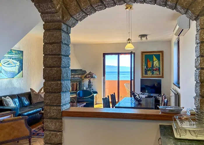 2 Bedroom Pet Friendly In דירה *