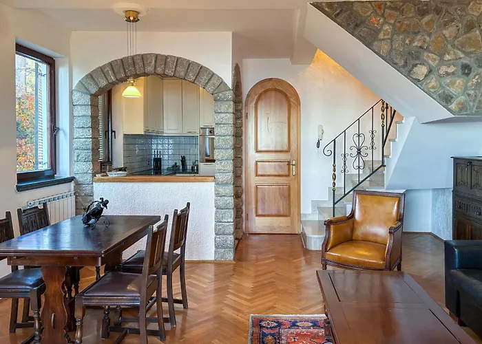 2 Bedroom Pet Friendly In *