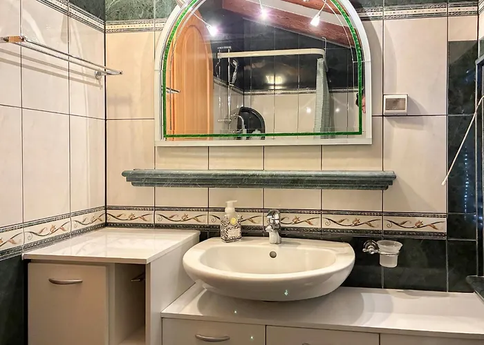 2 Bedroom Pet Friendly In *