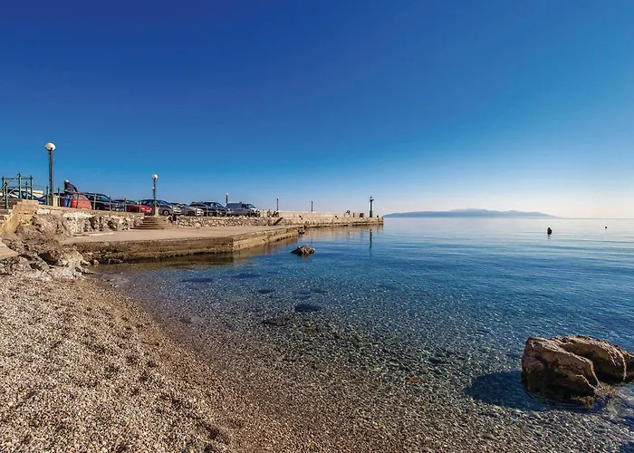 Apartment 2 Bedroom Pet Friendly In Opric